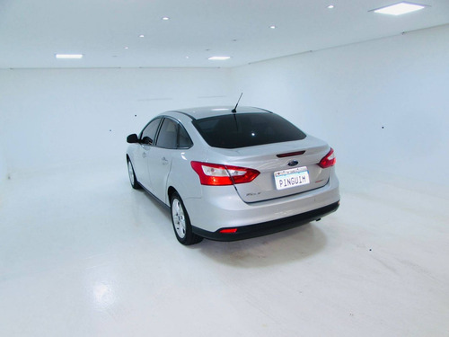 Imagem 4 de 12 de Ford Focus 2.0 S Sedan 16v Flex 4p Auto