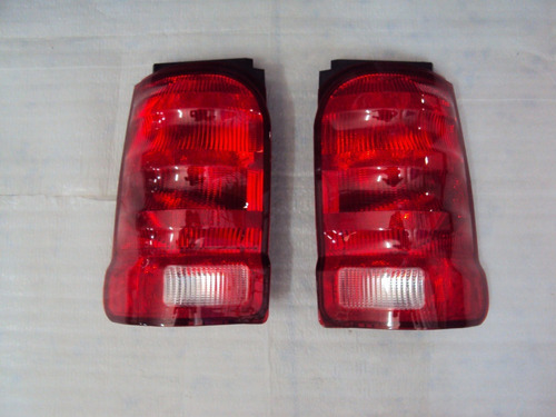 Stop Ford Explorer Sport 2001/2003 L/r Marca Tyc