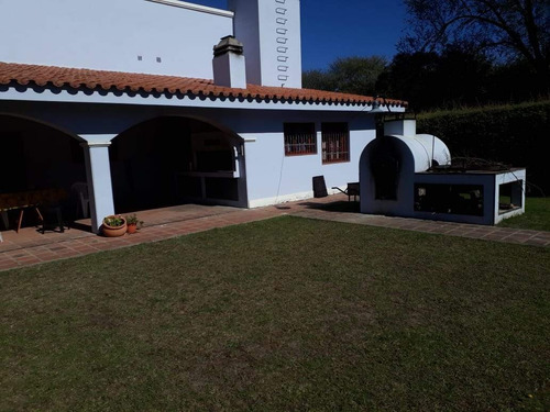 Imagen 2 de 10 de Casa En Venta 4 Dorm Amoblada Cosquín Terreno 2700 Mtrs 2