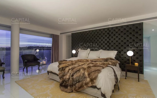 Espectacular Penthouse Duplex Mythos Ubicado En La Parada 31 Playa Brava.