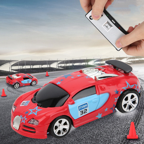 El Coche Con Control Remoto Rojo Mini Rc Puede Alimentar La