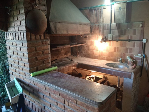 Venta Casa Quinta Sobre Peron Amplio Lote C Pileta
