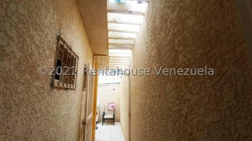 Imagen 3 de 12 de Casa En Venta Ubicada En Buena Zona De La Puerta Maraven, Punto Fijo. Cod Flex 23-5760