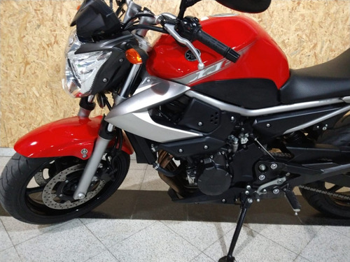 Imagen 9 de 15 de Yamaha Xj6 2010