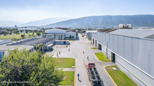 Bodega Industrial En Nuevo Leon Avenida Universidad 24-4311 Cr