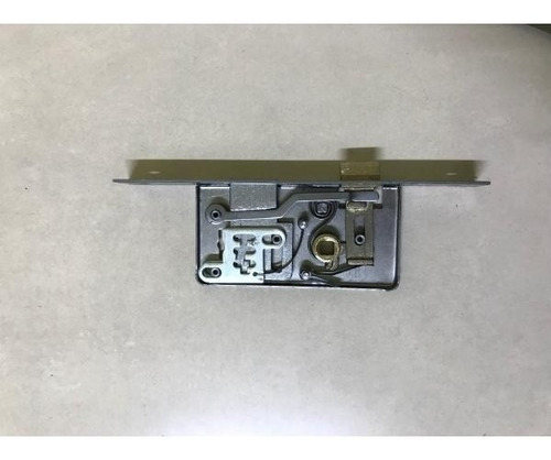 Imagen 9 de 9 de Cerradura Exterior Seguridad Para Puertas Chapa O Madera Pestillo De Bronce Reversible