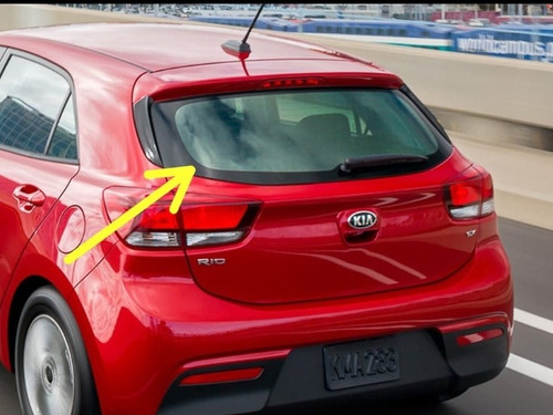 Medallon Trasero Kia Rio Hatchback 2019