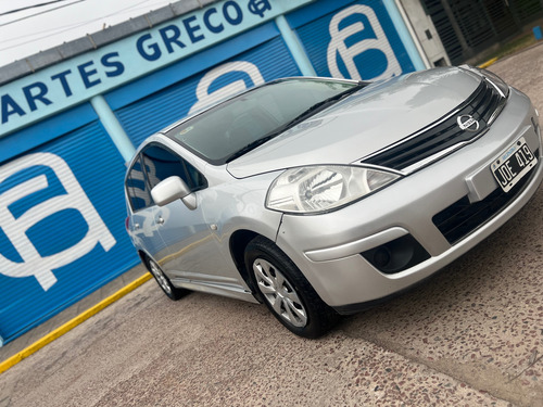 Nissan Tiida 1.8 Visia