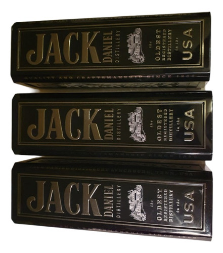 Latas Vacías De Jack Daniels