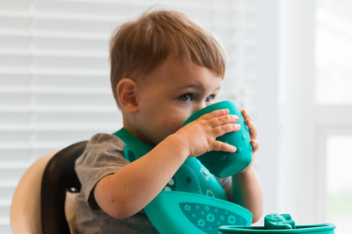 Vaso de entrenamiento de silicona para niños Marcus & Marcus Color Elephant Ollie, 200 ml