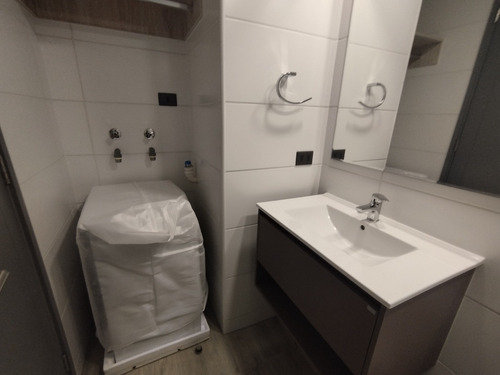 Metro Toesca. 1d-1b-1b. Edificio Almagro. Full Equipado