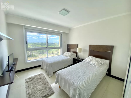 Apartamento En Alquiler Torre Lobos, Punta Del Este.