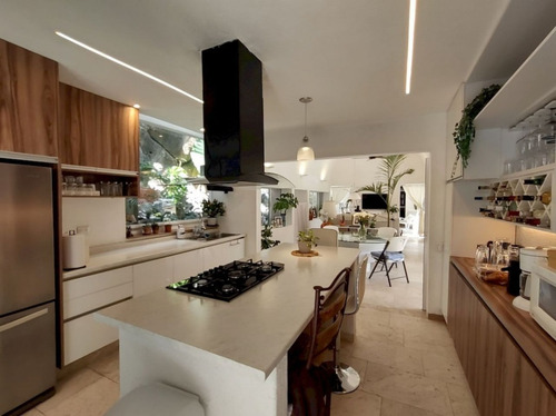 Casa Estilo Mediterráneo En Un Solo Nivel En Burgos Bugambilias, Temixco Morelos.