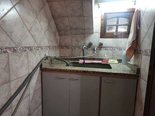 Casa Con Galpón Y Cochera De 5 Ambientes En Venta