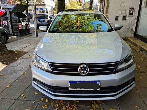 Imagen 2 de 9 de Volkswagen Vento 2016 2.5 Advance Plus 170cv