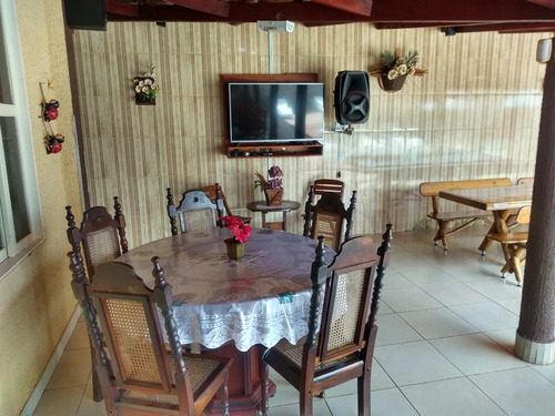 Sobrado De Frente Para O Lago Corumbá, Proximo Ao Clube Náutico