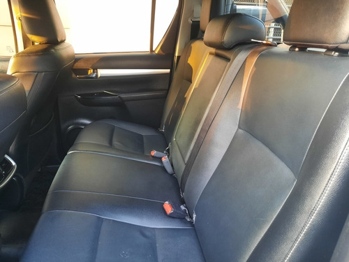 Imagen 11 de 20 de Toyota Hilux 2019 2.8 Cd Srx 177cv 4x4