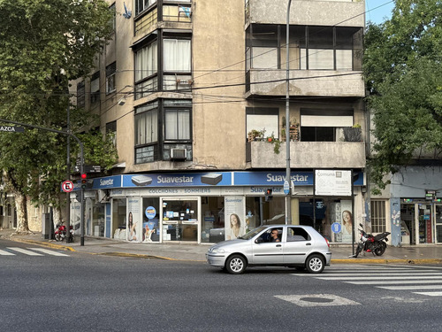 Local En Alquiler En Villa Santa Rita, Esquina Luminosa, Local Amplio.
