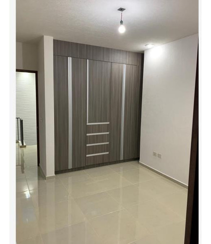 Casa En Venta En Nueva Chapultepec, Morelia, Michoacán De Ocampo C.p. 58280