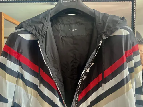Chamarra givenchy hombre hotsell