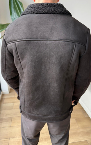 Campera Feel Good Negra Black Haven Gamulan Hombre
