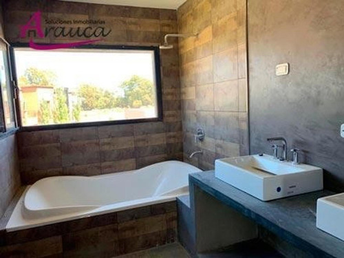 Imagen 8 de 13 de Lagos De San Eliseo - Residencia Moderna Con Vista Al Lago