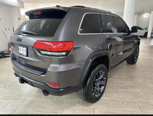 Jeep Grand Cherokee 5.7 Limited Lujo 4x4 At