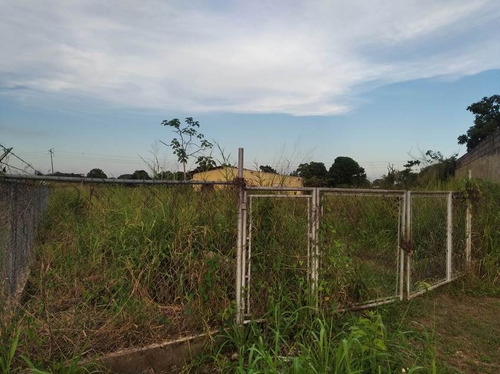 Terreno En Venta En La Cruz - Urb. Macarena