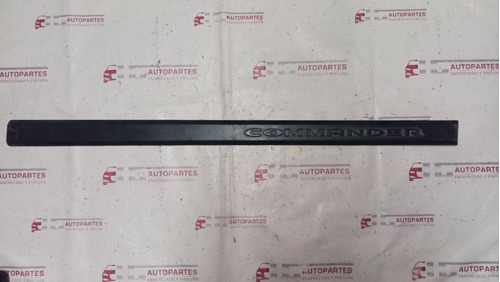 Moldura Puerta Delantera Derecha Jeep Commander 2006-2010 Or