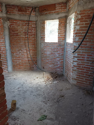 Casa En Venta En Obra Gris, Tetela Del Monte Con 3 Rec. Y Jacuzzi... 2,600,000