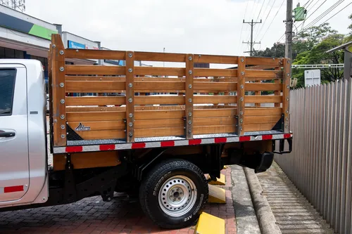 Nissan Frontier Estacas 2.5 Mt 4x2