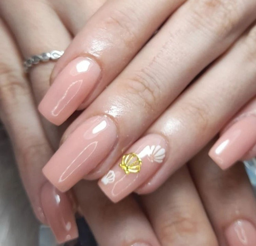 Imagen 2 de 5 de Uñas Esculpidas En Acrílico Y Gel