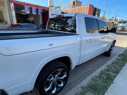 Dodge Ram 1500 Crew Cab Longhorn V8