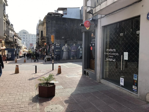 Local Comercial Alquiler En Ciudad Vieja. Pérez Castellano