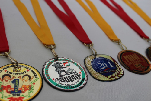 Imagen 9 de 10 de 100 Medallas Metal Lámina Resina Deportivas Premiación