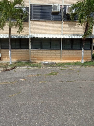 Alquier De Apartamento En Ciudad Casarapa 04241255764