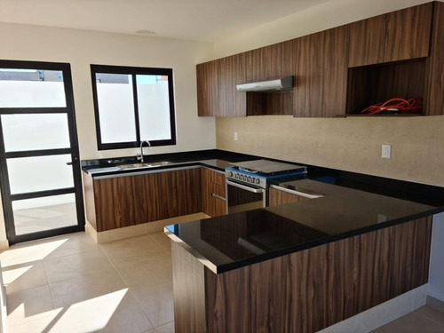 Imagen 4 de 22 de Estrena Casa Entre El Refugio Y Zibata, 4ta Recamara En Pb,