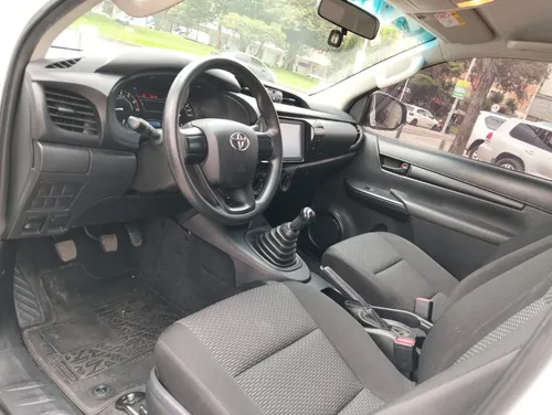 Toyota Hilux 2.7 Gasolina 4x2 Chasis Como Nueva
