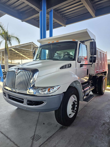 International 4300 Modelo 2014 Volteo Nuevo 7 Metros