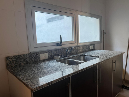 Departamento En Alquiler, Semipiso Dos Ambientes- Balcon Belgrano | Coghlan