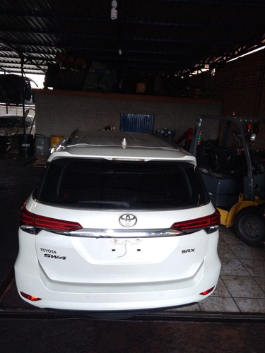Imagem 3 de 14 de Sucata Batidos Peças Acessórios Toyota Hilux Sw4 Srx 2017
