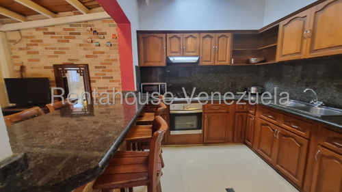 José Trivero Vende Bella Y Acogedora Casa Ubicada En Cabudare, Cuenta Con Tanque Subterráneo Y Parque Infantil
