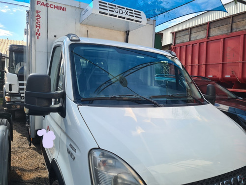 Iveco Daily 35s14 Com Bau Frigorifico Ano 2014 R$ 130.000.