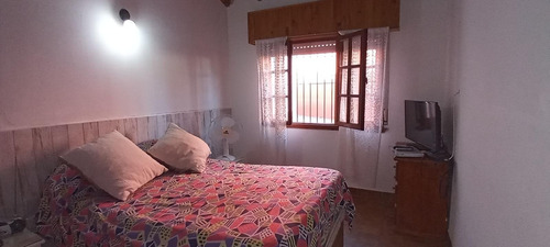 Imagen 7 de 11 de Santa Teresita Tipo Casa, 1 Dormitorio Mas Altillo, Baño, Cocina Comedor, Patio, Cochera Al Frente Gas Por Garrafa