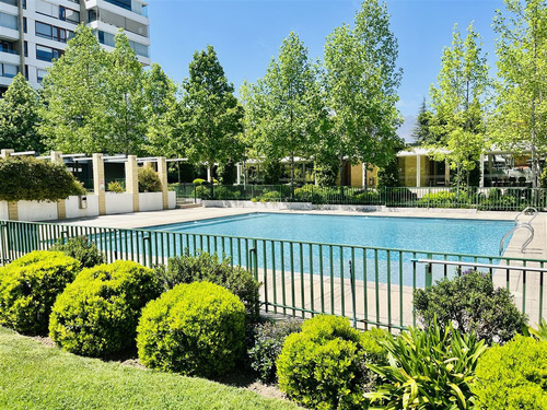 En Condominio: Colegio Manquehue / Sport Francés