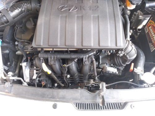 Imagen 9 de 12 de Hyundai I10 2017 1.3 Gls Sedan At