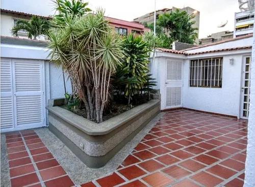 Los Samanes Casa En Venta