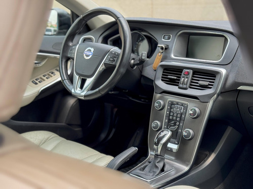 Volvo V40 2.0 T4 Dynamic Aut. 5p