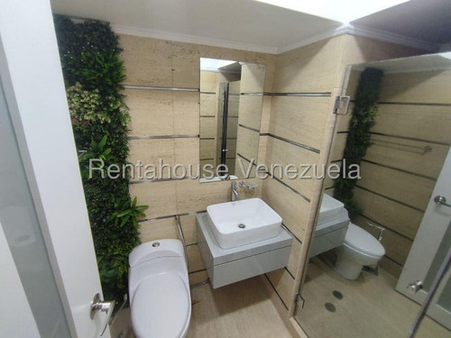 Pent House Duplex Totalmente Remodelado Con Vista Al Avila En El Rosal Mls# 26-56 Francis Zeppieri