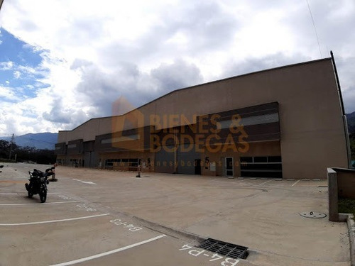 Bodegas En Arriendo Girardota 643-5190